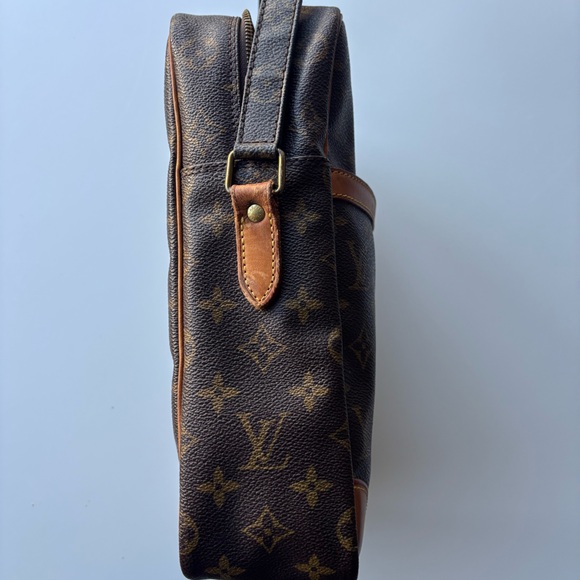 Louis Vuitton Monogram Danube MM Shoulder Bag - Picture 4 of 7